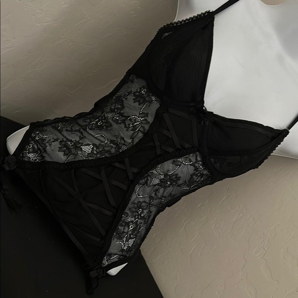 Elegant Black Lace Lingerie